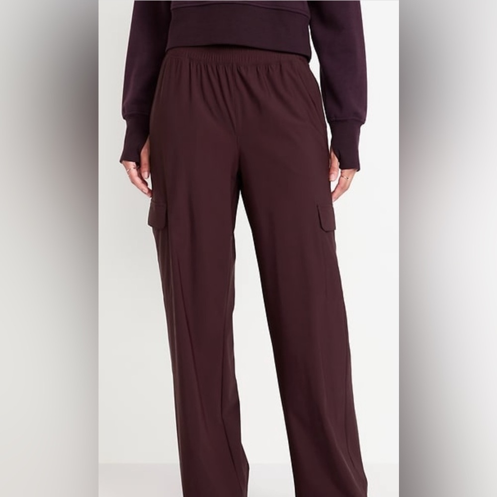 Old Navy Sleektech Wide Leg Cargo Pants